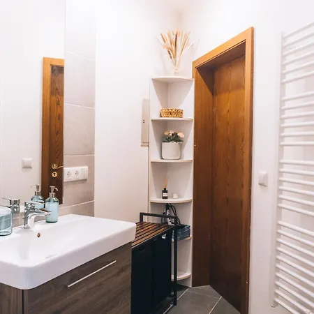 Raum Life - Loftwohnung Am Park Ratyzbona Zewnętrze zdjęcie